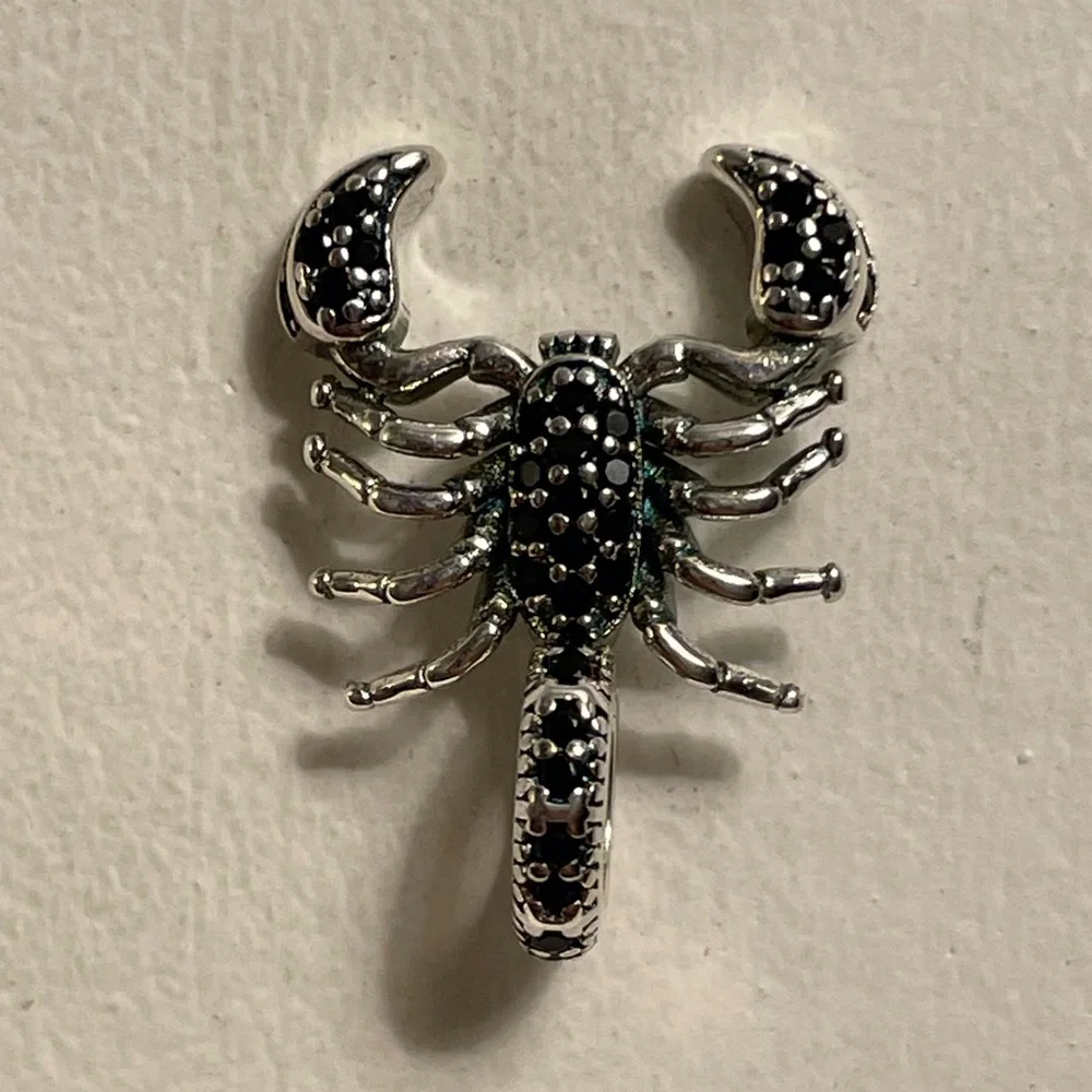 Bracelet Charm Scorpion with Black Rhinestones - Picture 1 of 8